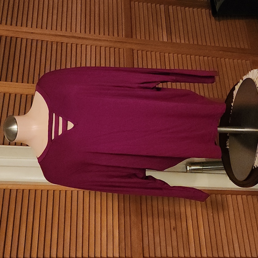 COPY - Womens medium long sleeve top
